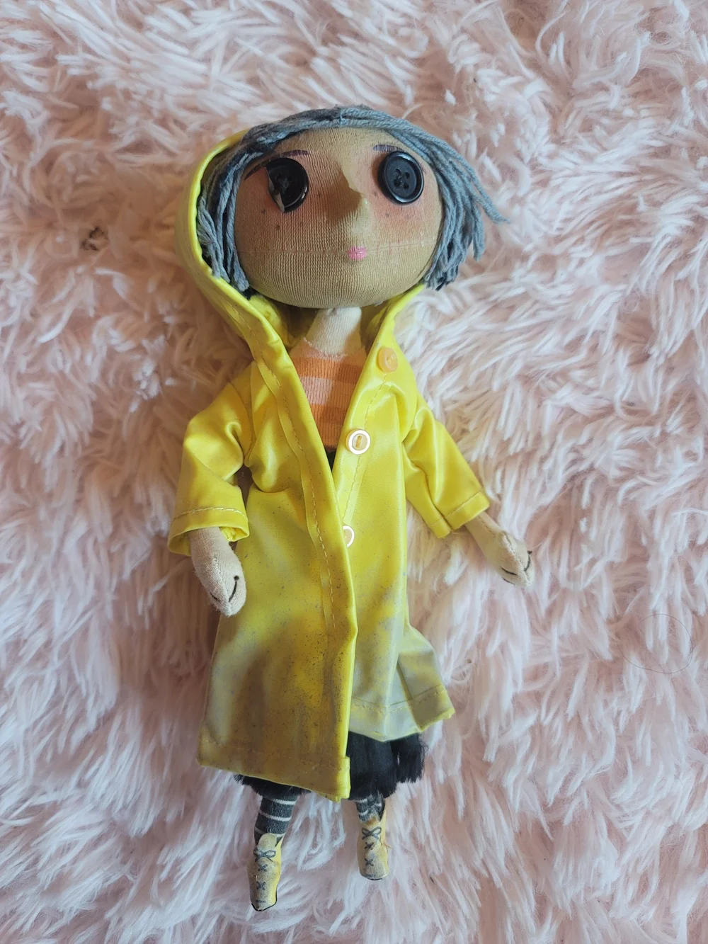 Unboxed NECA Coraline 9